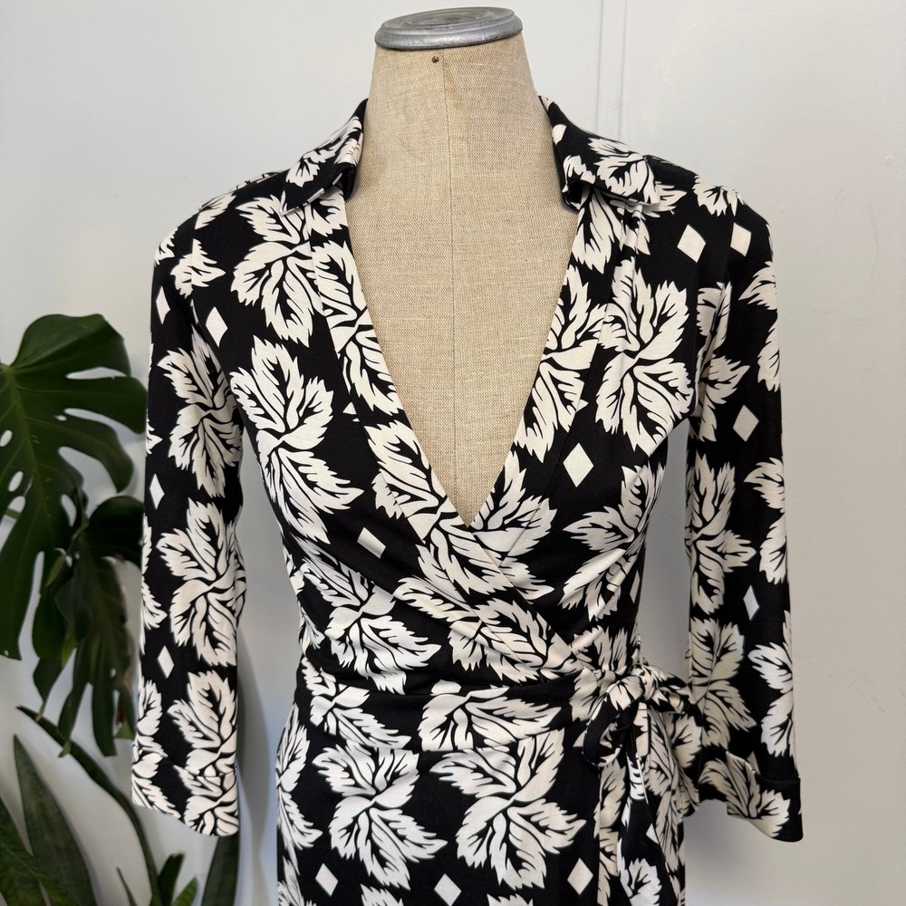 Diane von Furstenberg‎ Wrap Romper Womens 4 Black White Silk Celeste Leaf Print - Picture 4 of 14